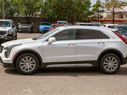 Used 2021 Cadillac XT4 Premium Luxury w/ Enhanced Visibility Package FWD image 8