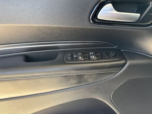Used 2022 Dodge Durango SXT image 12