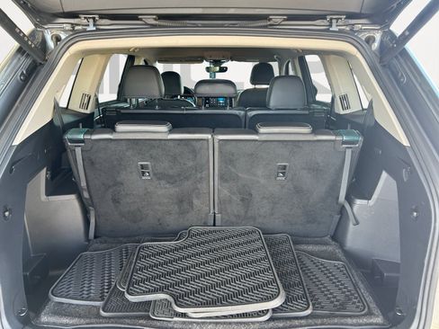 Used 2024 Volkswagen Atlas SE FWD image 12