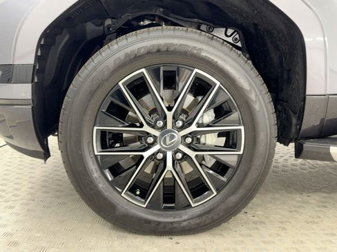 Used 2024 Lexus GX 550 w/ Accessory Package (Z1) image 12