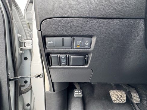 Used 2020 Nissan Armada SL w/ Premium Package image 23