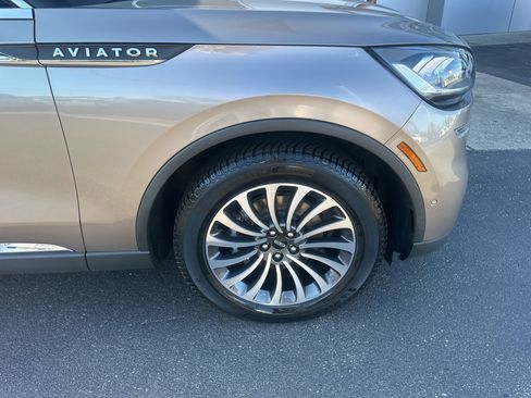 Used 2020 Lincoln Aviator Reserve w/ Equipment Group 201A image 9