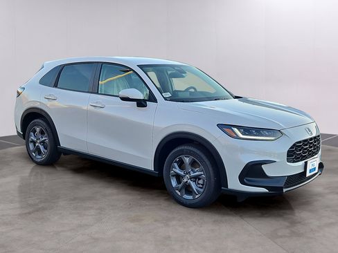 New 2026 Honda HR-V LX image 2