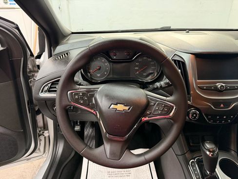 Used 2017 Chevrolet Cruze LT w/ RS Package image 19