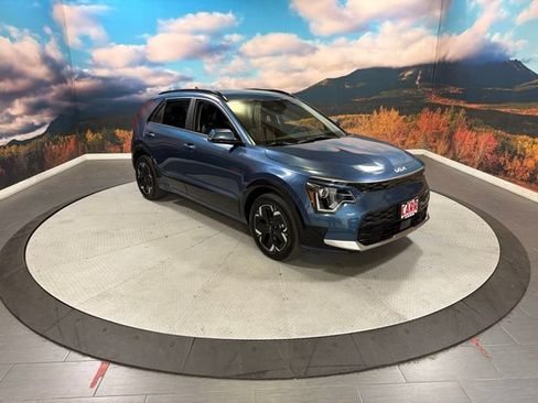 Used 2024 Kia Niro Wind FWD image 2