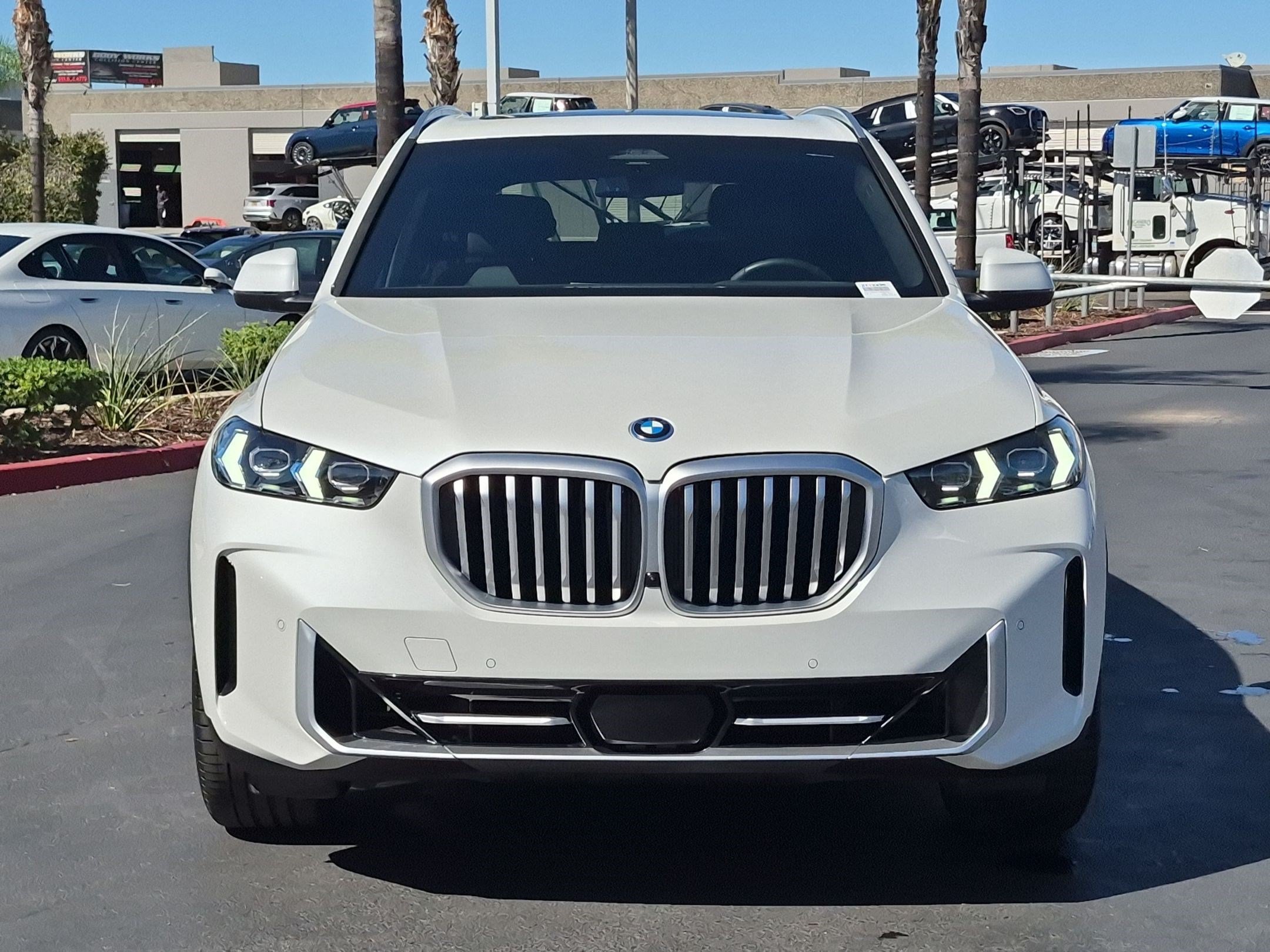 Used 2026 BMW X5 xDrive50e w/ Climate Comfort Package AWD/4WD image 3