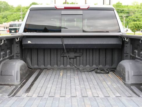 Used 2024 Chevrolet Silverado 1500 LT Trail Boss w/ Convenience Package II AWD/4WD image 10