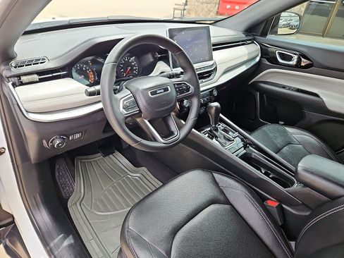 Used 2025 Jeep Compass Limited AWD/4WD image 10