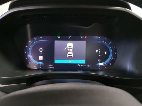 Used 2024 Volvo XC40 B5 Plus w/ Climate Package image 19