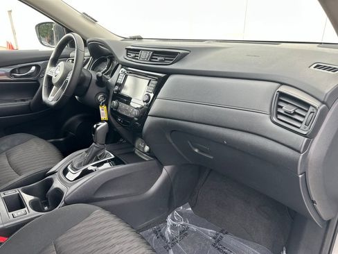 Used 2019 Nissan Rogue S w/ Special Edition Package FWD image 31
