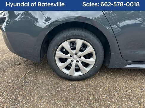 Used 2024 Toyota Corolla LE FWD image 5