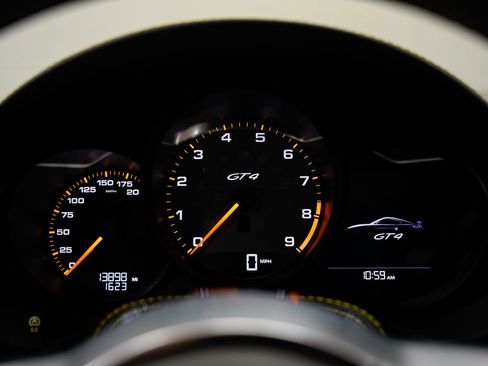 Used 2016 Porsche Cayman GT4 RWD image 11