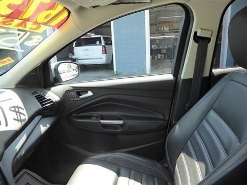 Used 2019 Ford Escape SEL FWD image 17