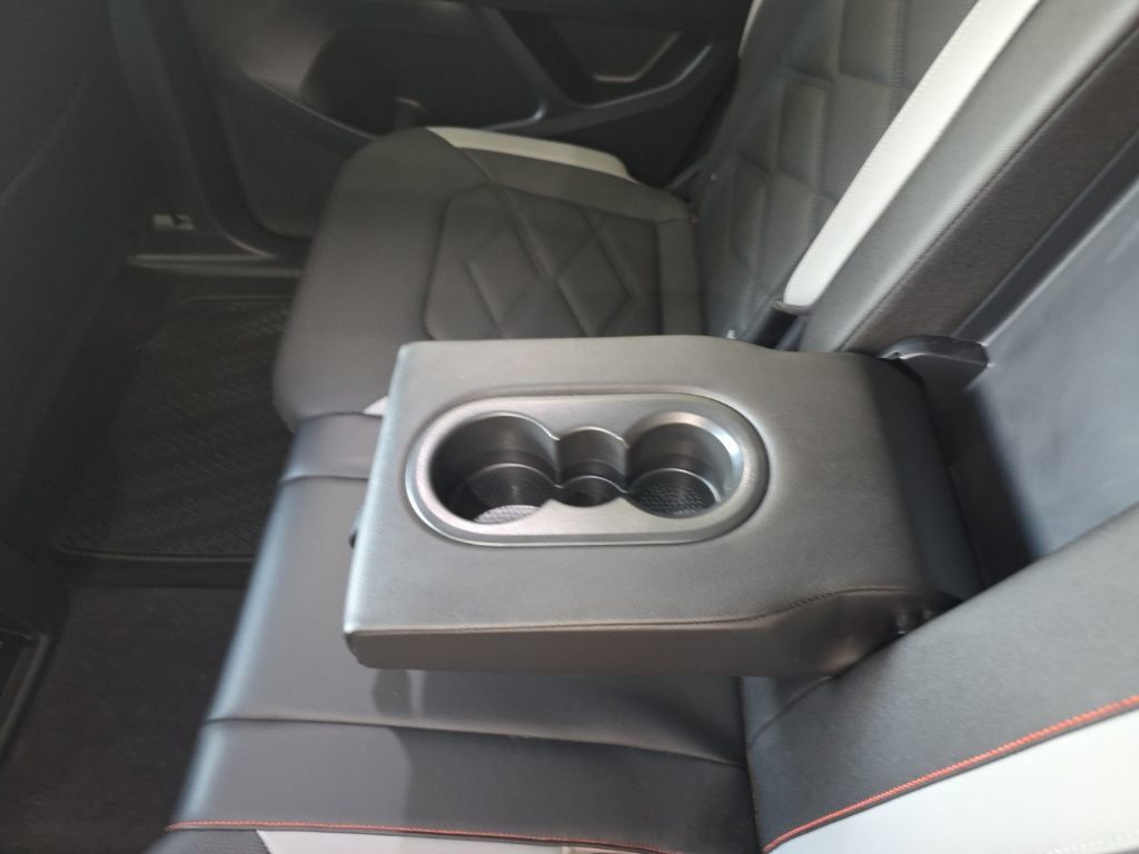 Certified 2024 Volkswagen Atlas Peak Edition SE AWD/4WD image 27