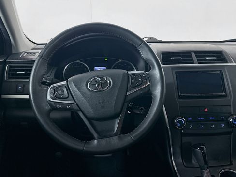 Used 2017 Toyota Camry SE image 17