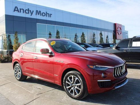 Used 2020 Maserati Levante S GranLusso image 1