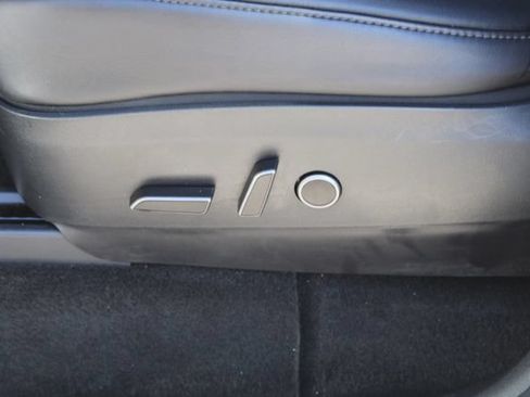 Used 2022 Tesla Model Y Performance AWD/4WD image 35