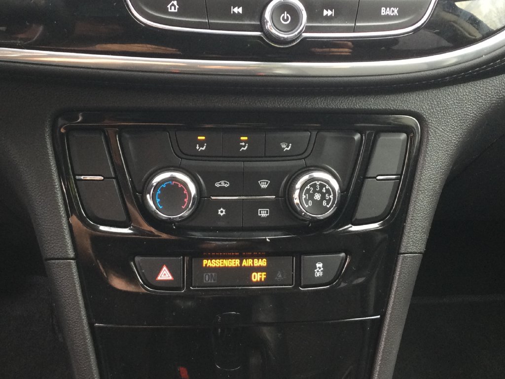 Used 2020 Buick Encore Preferred FWD image 21