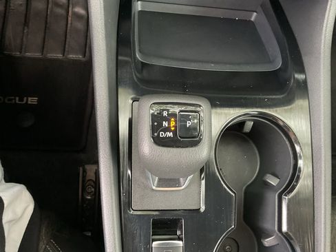 Used 2025 Nissan Rogue SV FWD image 22