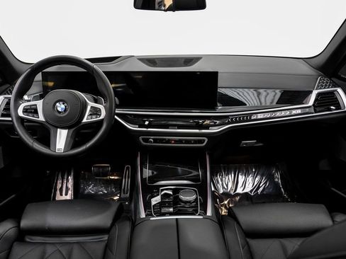 Used 2024 BMW X5 sDrive40i w/ M Sport Package image 11