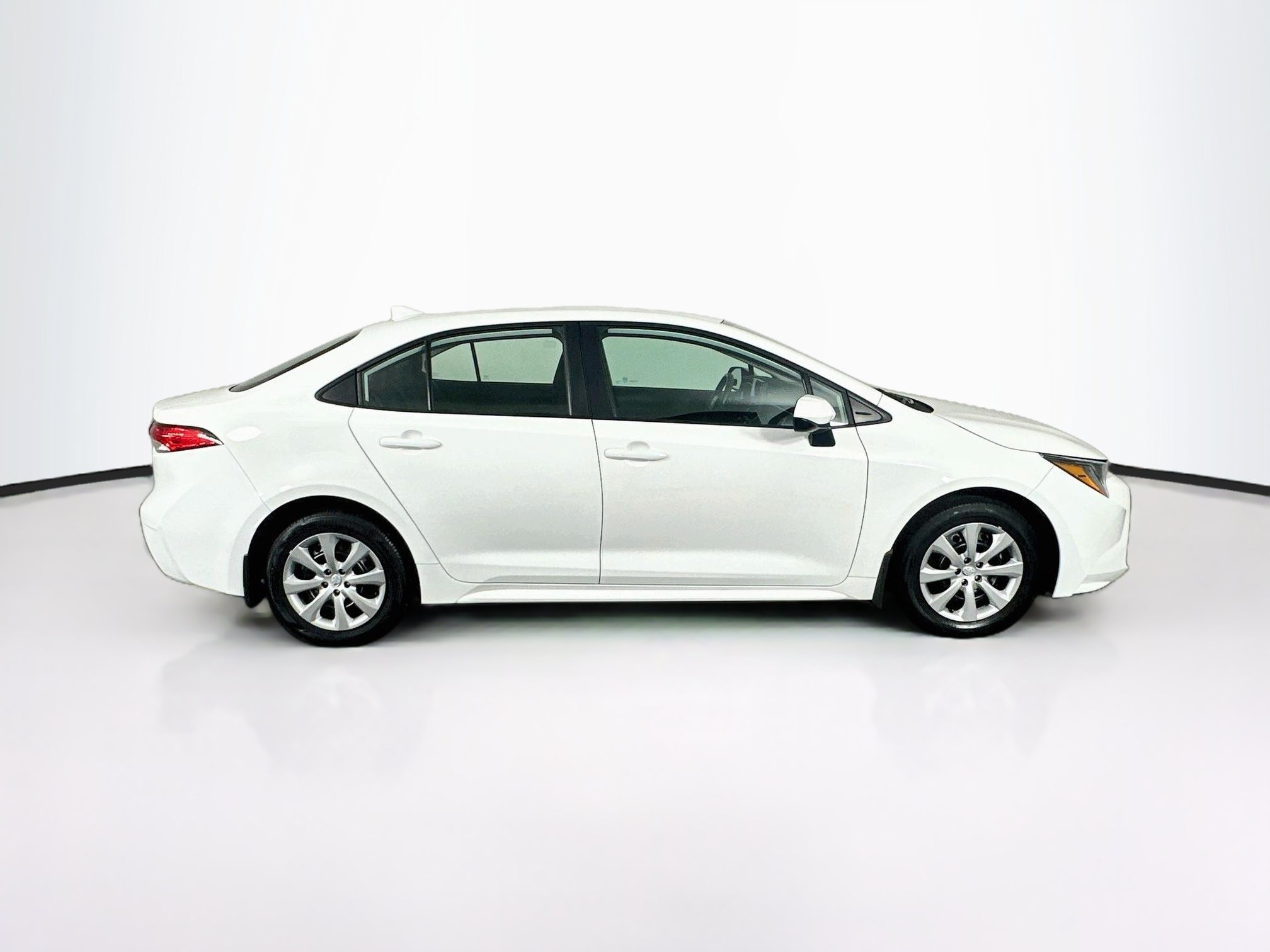 Used 2025 Toyota Corolla LE FWD image 10