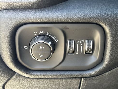 New 2026 RAM 3500 Laramie AWD/4WD image 23