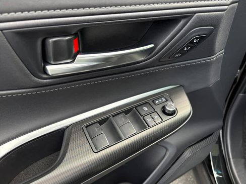 Used 2024 Toyota Venza Nightshade image 22