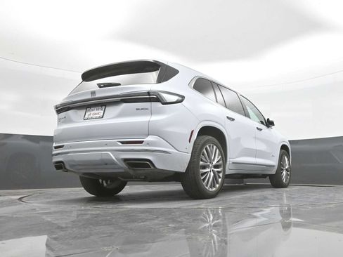 Used 2026 Buick Enclave Avenir w/ Super Cruise Package AWD/4WD image 47