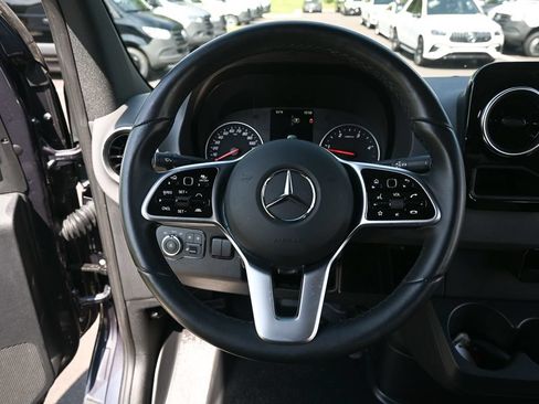 Used 2023 Mercedes-Benz Sprinter 2500 image 2