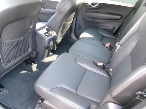 Used 2025 Volvo XC90 B5 Core AWD/4WD image 9