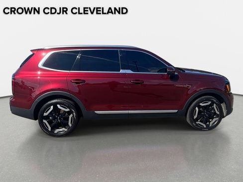 Used 2024 Kia Telluride EX w/ EX Captain's Chair Package FWD image 6
