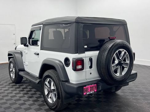 Used 2018 Jeep Wrangler Sport AWD/4WD image 3