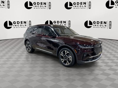 Used 2024 Lincoln Nautilus Premier w/ Equipment Group 102A image 2