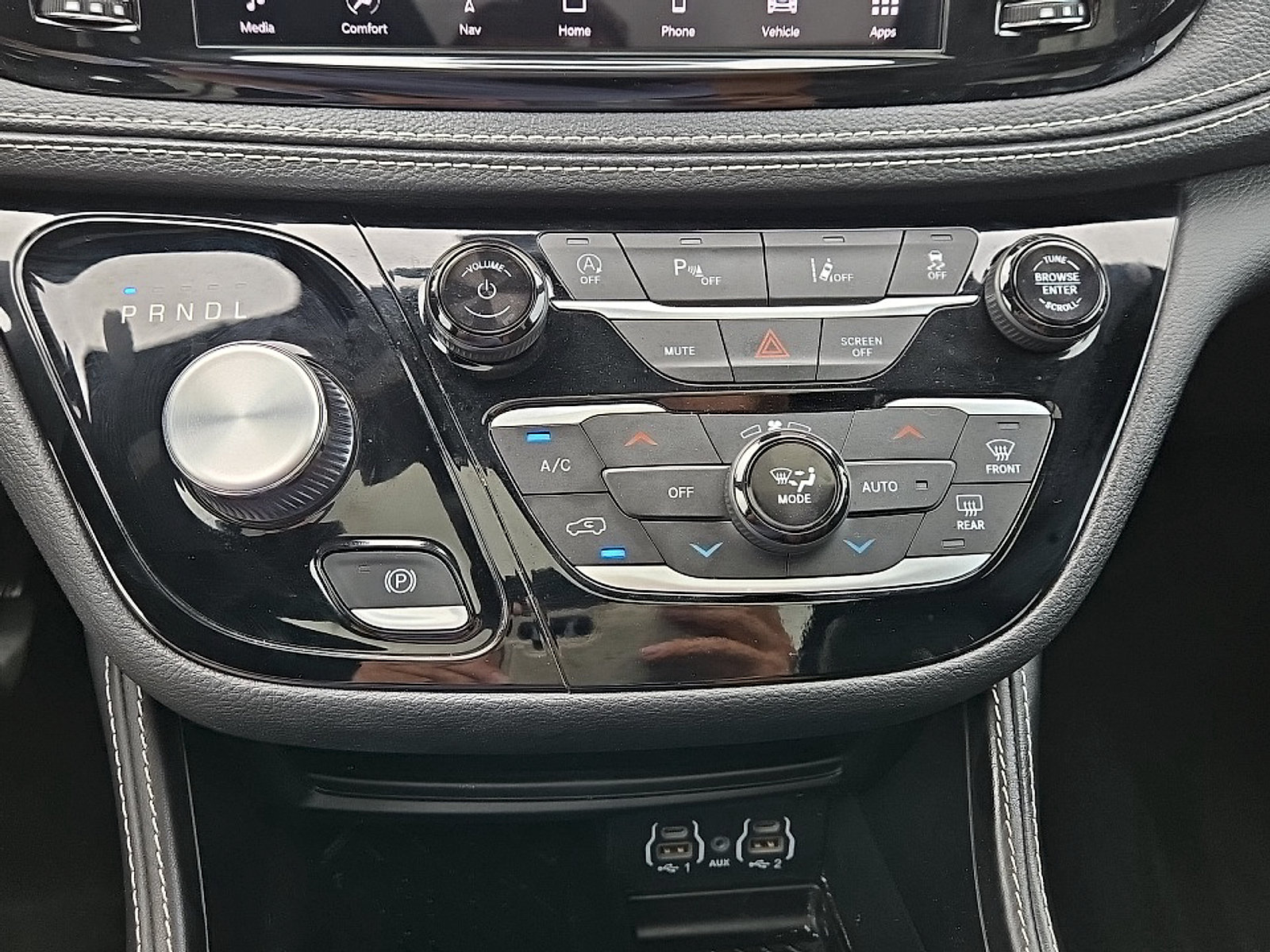 Used 2025 Chrysler Pacifica Limited FWD image 19