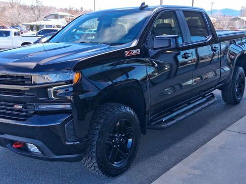 Used 2021 Chevrolet Silverado 1500 LT Trail Boss image 4