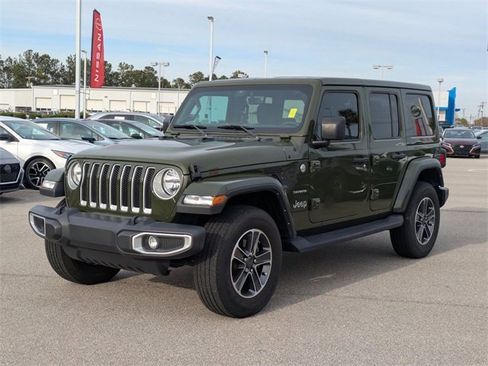 Used 2023 Jeep Wrangler Sahara w/ Cold Weather Group image 7