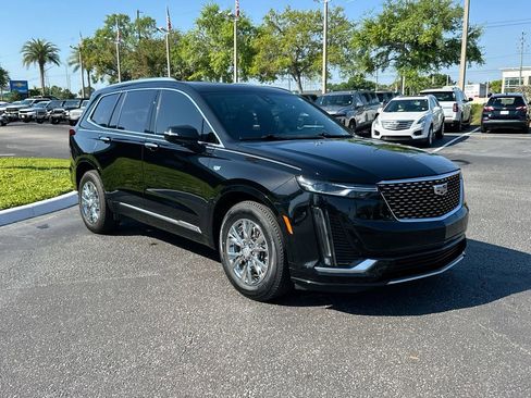 Used 2022 Cadillac XT6 Luxury FWD image 3