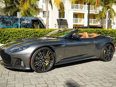 Used 2023 Aston Martin DBS Volante image 9