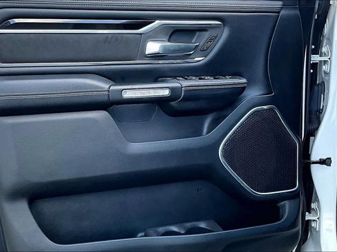 Used 2019 RAM 1500 Laramie w/ Sport Appearance Package AWD/4WD image 25