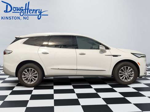 Used 2024 Buick Enclave Premium AWD/4WD image 6