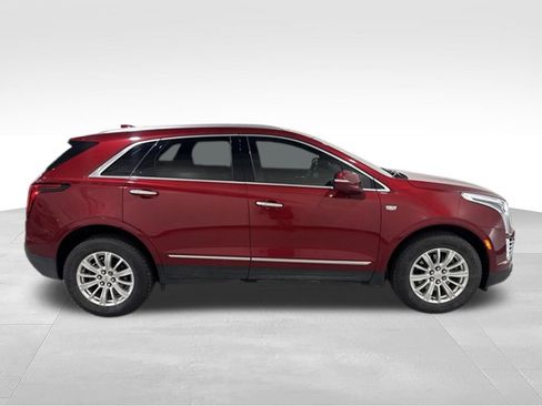 Used 2022 Cadillac XT5 Premium Luxury AWD/4WD image 2