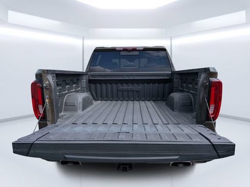 Used 2024 GMC Sierra 1500 AT4 w/ Technology Package AWD/4WD image 12