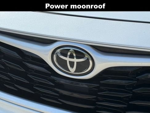 Used 2023 Toyota Highlander XLE FWD image 6