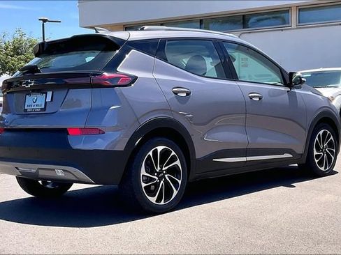 Used 2022 Chevrolet Bolt EUV Premier FWD image 11