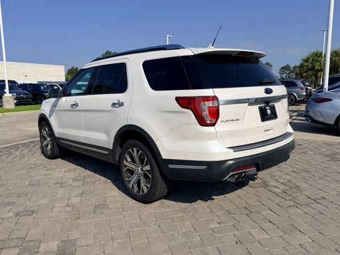Used 2019 Ford Explorer Platinum AWD/4WD image 11