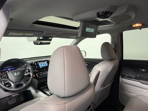 Used 2020 Honda Pilot Elite image 38