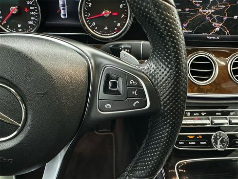 Used 2018 Mercedes-Benz E 300 4MATIC image 26