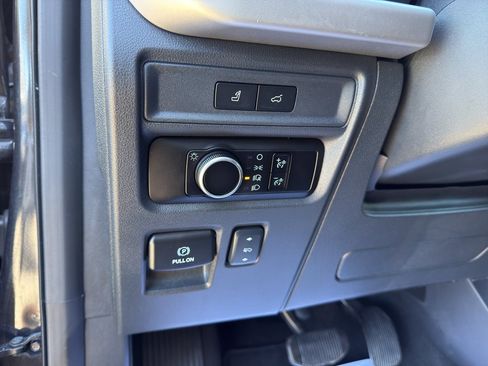 Used 2024 Ford Expedition XLT image 11