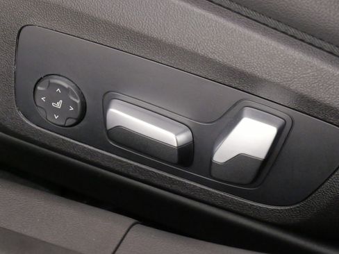 Used 2023 BMW 330i xDrive Sedan w/ Driving Assistance Package image 36