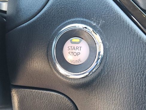 Used 2020 Nissan Pathfinder SV FWD image 15